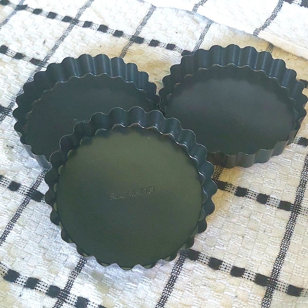 4 For $10 - Three mini tart/pie‎ pans